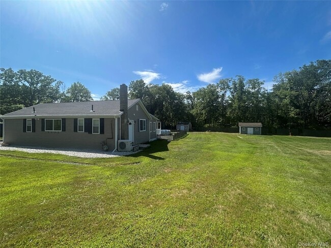 Building Photo - 980 Lakes Rd