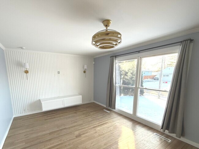 Building Photo - 2106 Tepee Ave