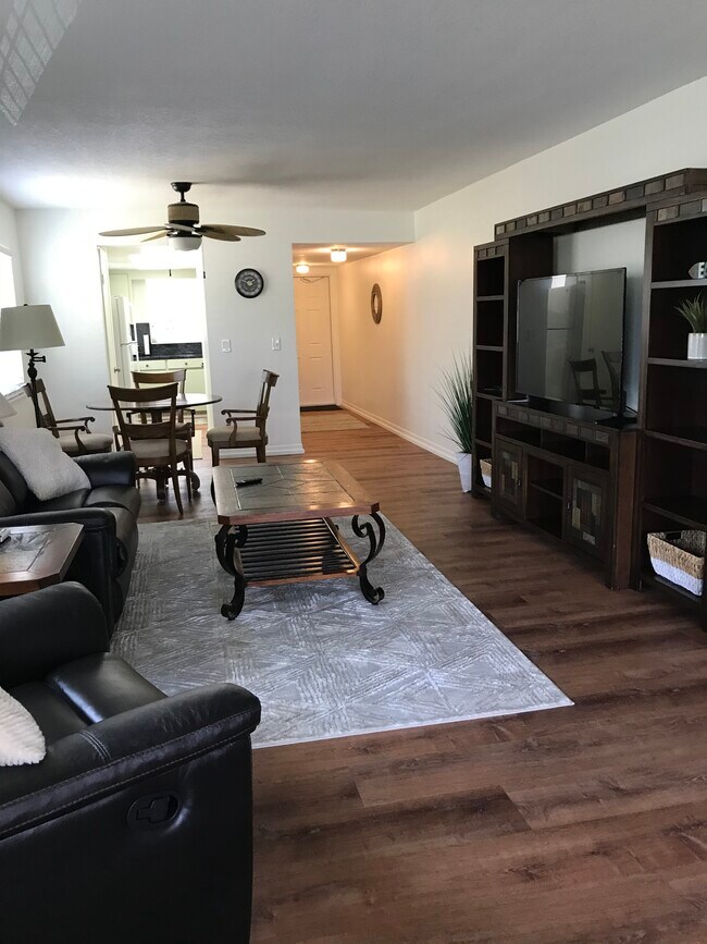 Living room - 505 129th Ave E