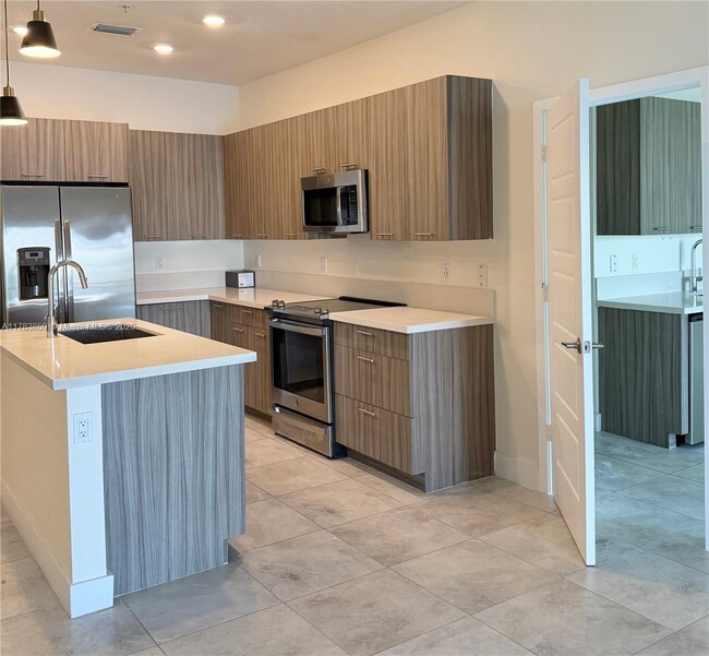 Foto del edificio - 4636 NW 84th Ave