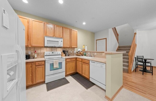 Kitchen - 9616 Linden Ln N