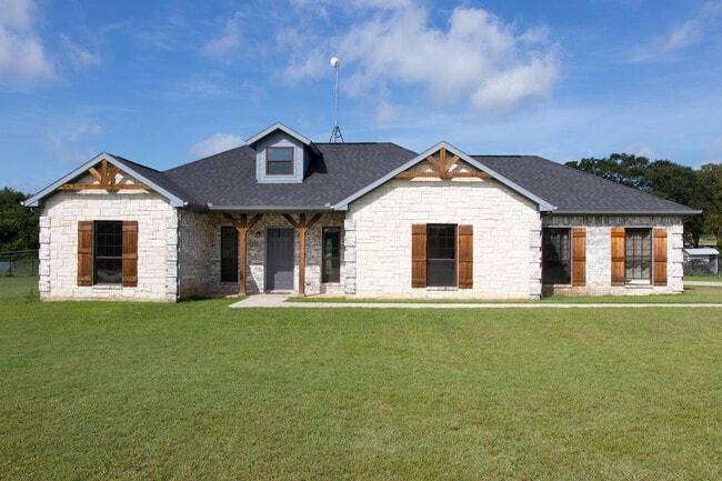 Building Photo - 104 Sun Valley Ln