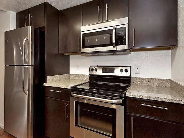 Foto del edificio - 5909 Birchbrook Dr