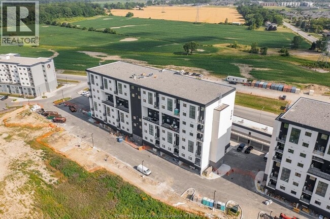 Building Photo - 4300 Laurier Pkwy