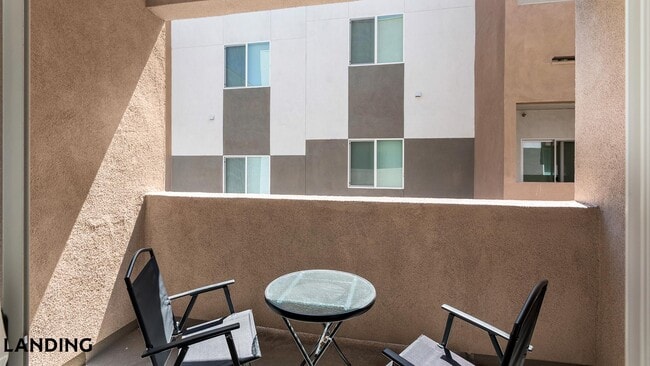 Building Photo - 2555 N Rancho Dr