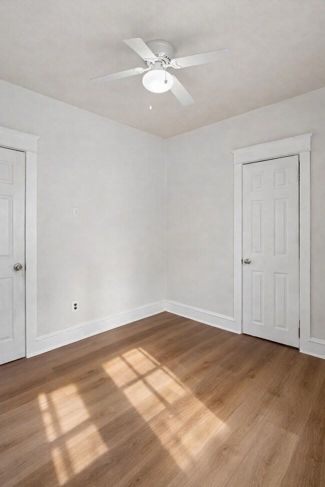 Foto del edificio - 1008 E 18th St