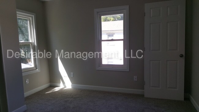 Building Photo - 1142 33rd St