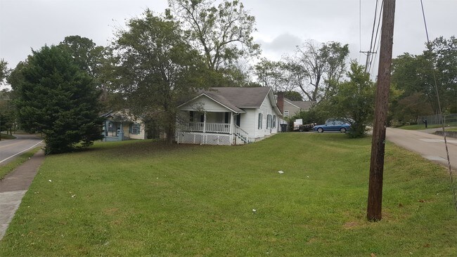 Building Photo - 3106 Whittle Springs Rd