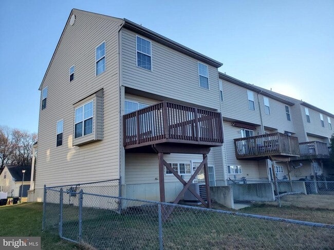 Foto del edificio - 228 Trafalgar Dr