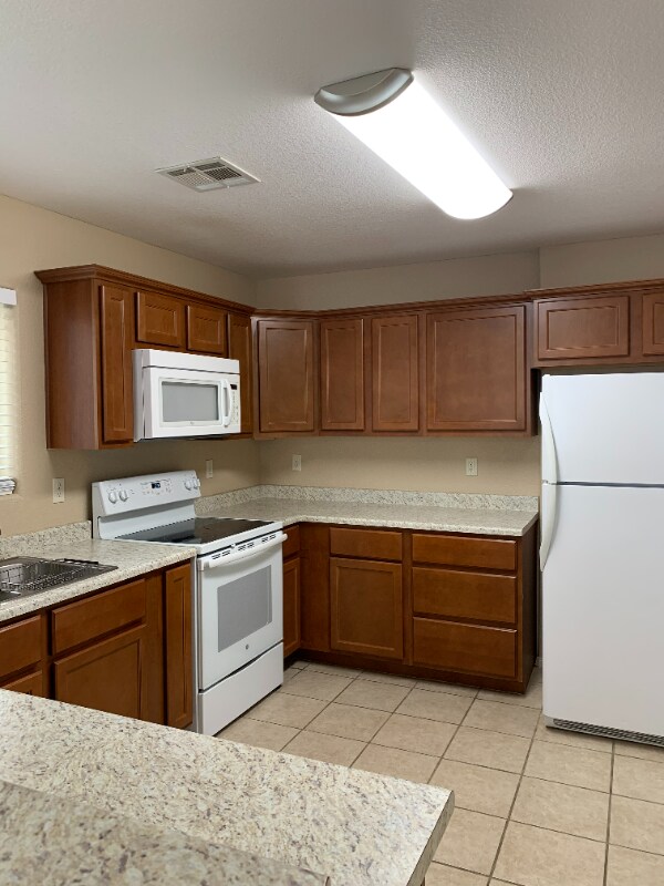 Foto del edificio - 6345 Reynolds Dr