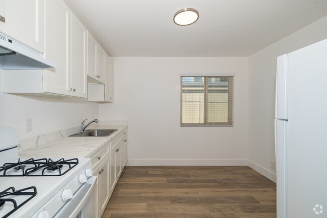1BR, 1BA - 568SF - Kitchen / Dining Room - Midtown Haven Apartments
