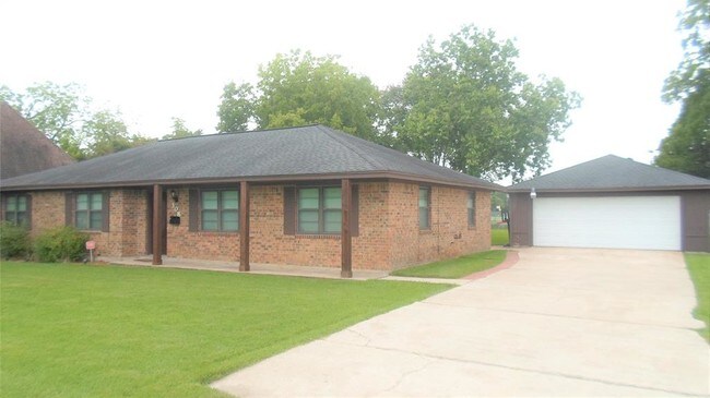 Building Photo - 308 San Jacinto St