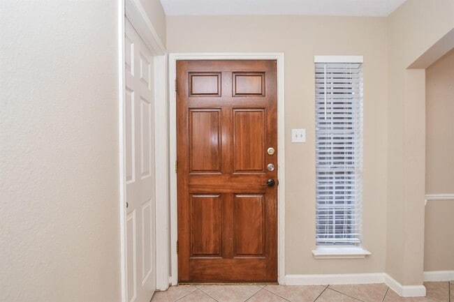 Foto del edificio - 4915 Carrington Ct
