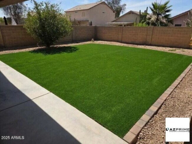 Foto del edificio - 4014 E Superior Rd