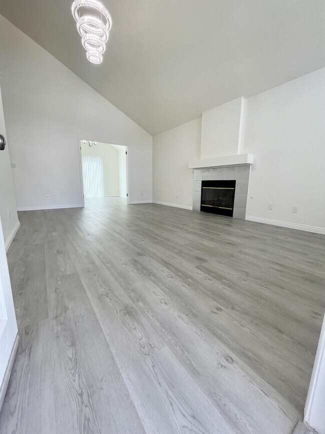 Building Photo - 11013 Riconada Pl