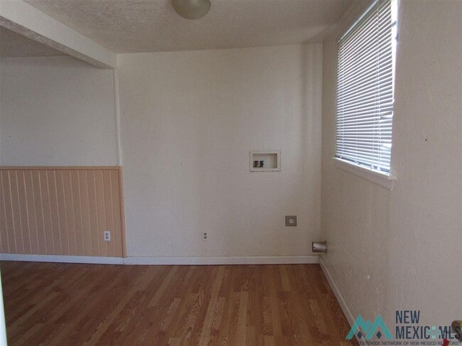 Building Photo - 1208 W Dallas Ave