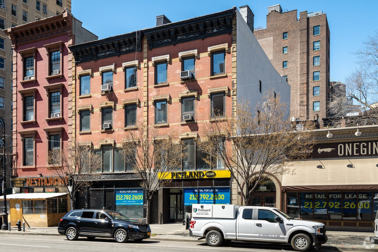 Building Photo - 389 Avenue of the Americas