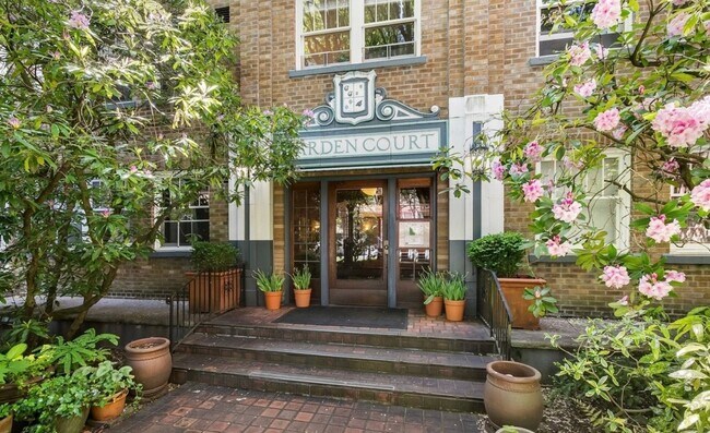 Foto del edificio - Garden Court Condominium ~ Capitol Hill