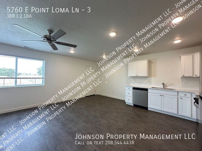 Foto del edificio - 5760 E Point Loma Ln