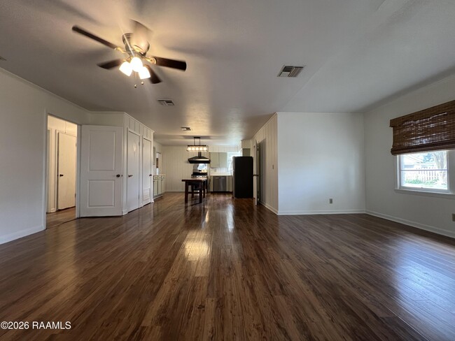 Building Photo - 215 Stephens St