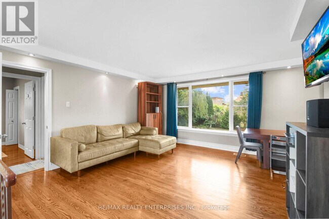 Building Photo - 2739 Truscott Dr