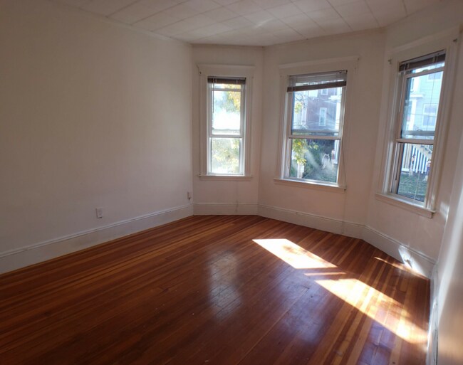 Building Photo - 32 Juliette St