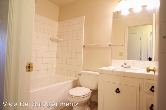 Foto del edificio - 1000-1030 Del Sol Pl