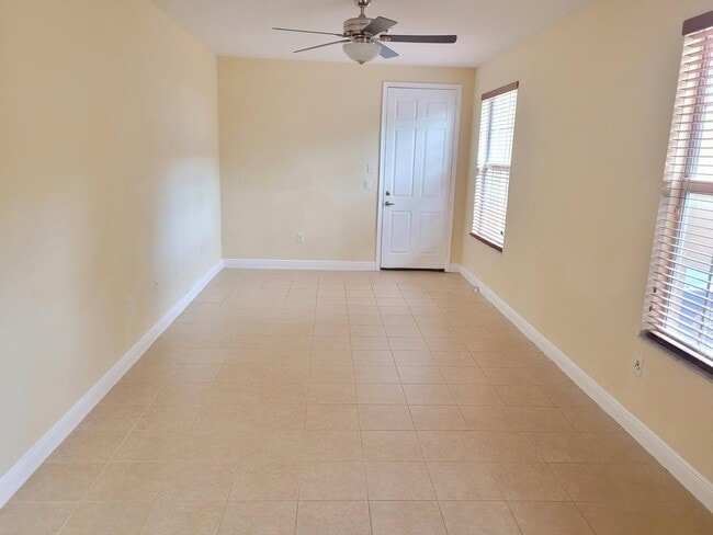 Building Photo - 1145 SW 147th Ter