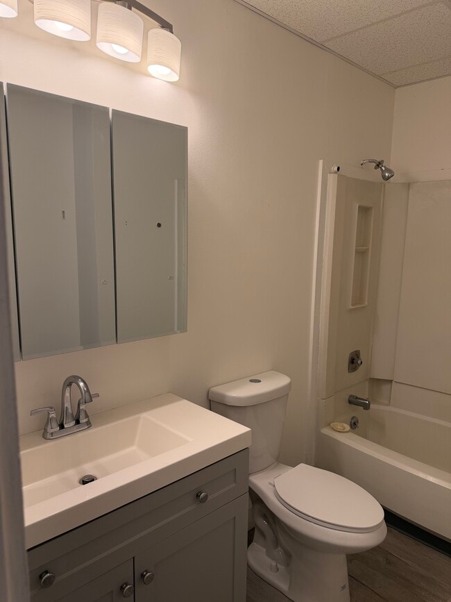 Bathroom - 142 Washington Ave