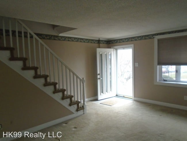 Building Photo - 2853 Knorr St