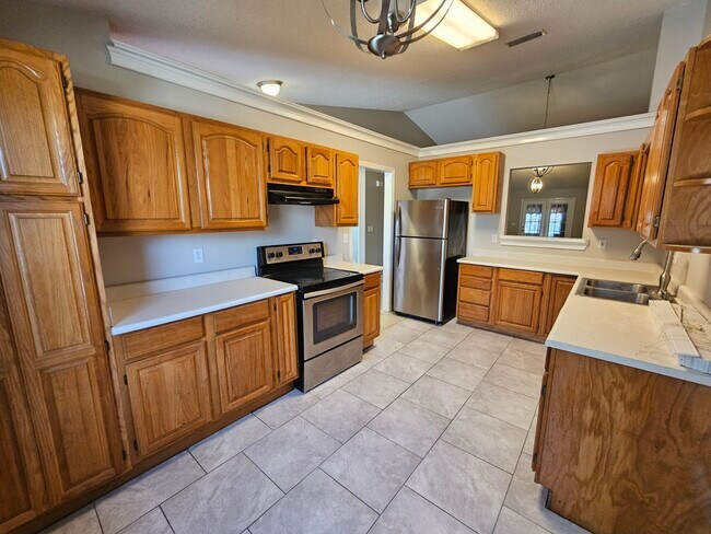 Building Photo - 189 E Lakemont Dr