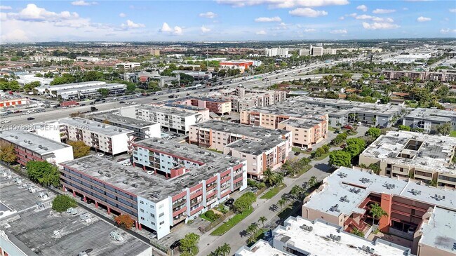 Foto del edificio - 6070 W 19th Ave