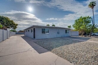 Building Photo - 603 S Bellview