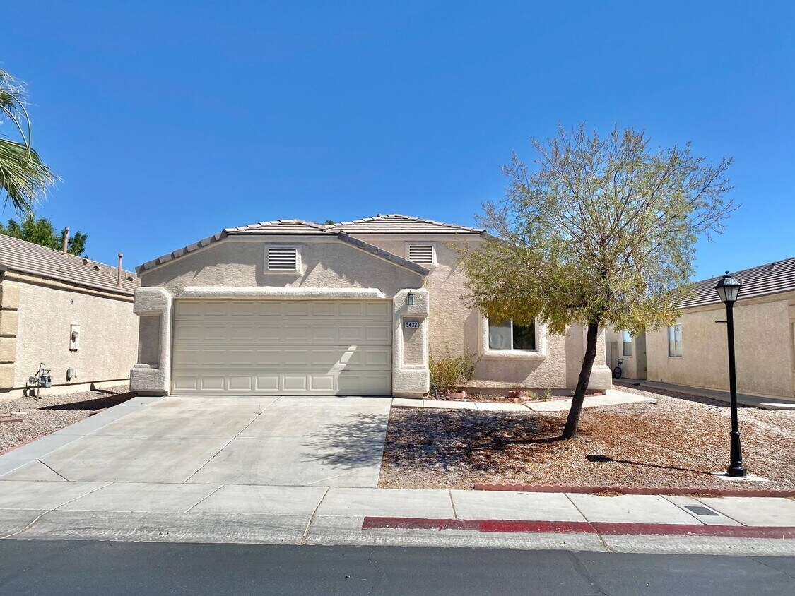 Primary Photo - STUNNING SINGLE-FAMILY HOME 4 BEDROOM / 2 ...