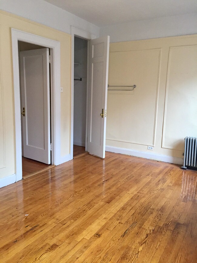 Building Photo - 87 Ellwood St