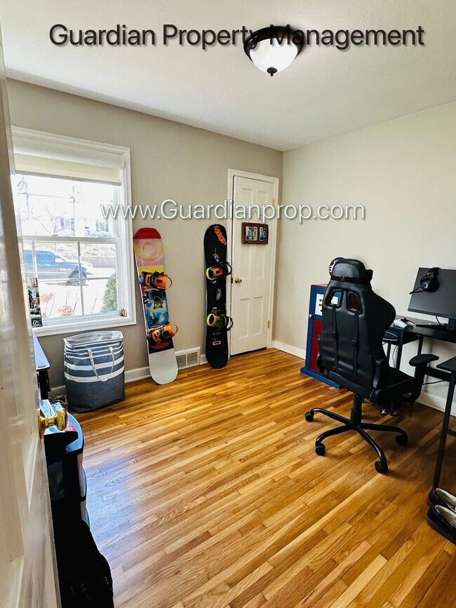 Foto del edificio - 2748 Vernon Ave S