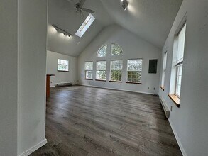 Building Photo - 1701 Pacific Ave N