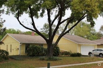 Building Photo - 2316 Windsor Oaks Ave