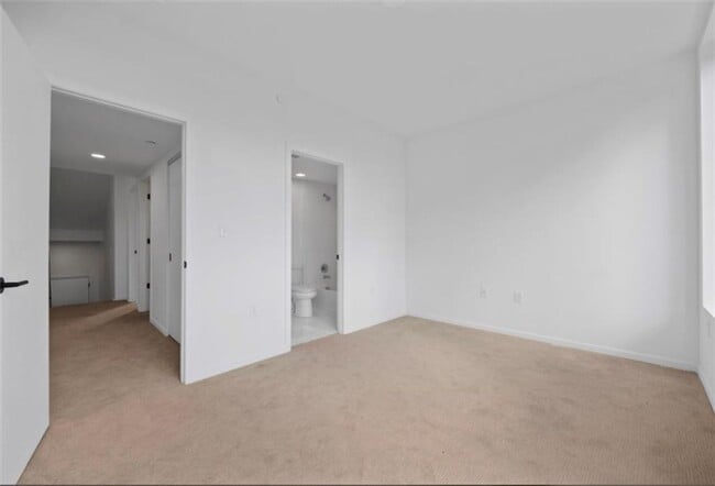 Building Photo - Spacious 3-Bedroom Home Near University of Pittsburgh