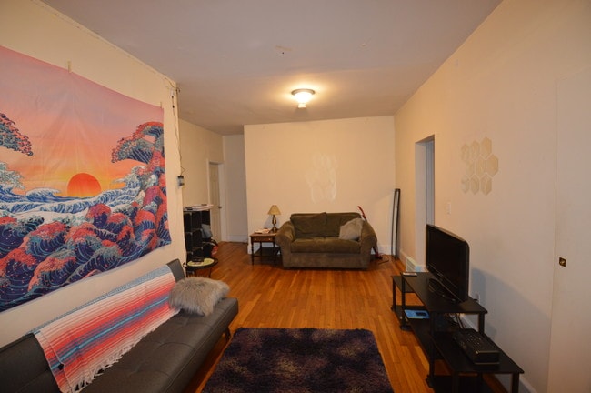 Building Photo - 66 Egmont St