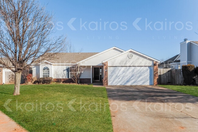 Building Photo - 1005 Pinecrest St