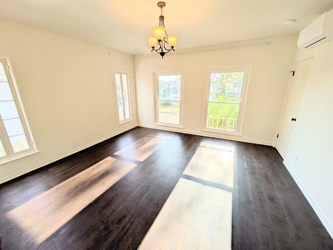 Building Photo - 4122 Van Buren Pl