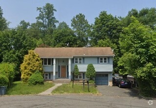 Building Photo - 7-8-8 Brookridge Ct