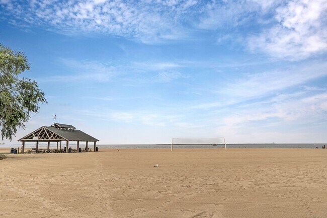 Foto del edificio - 115 Short Beach Rd