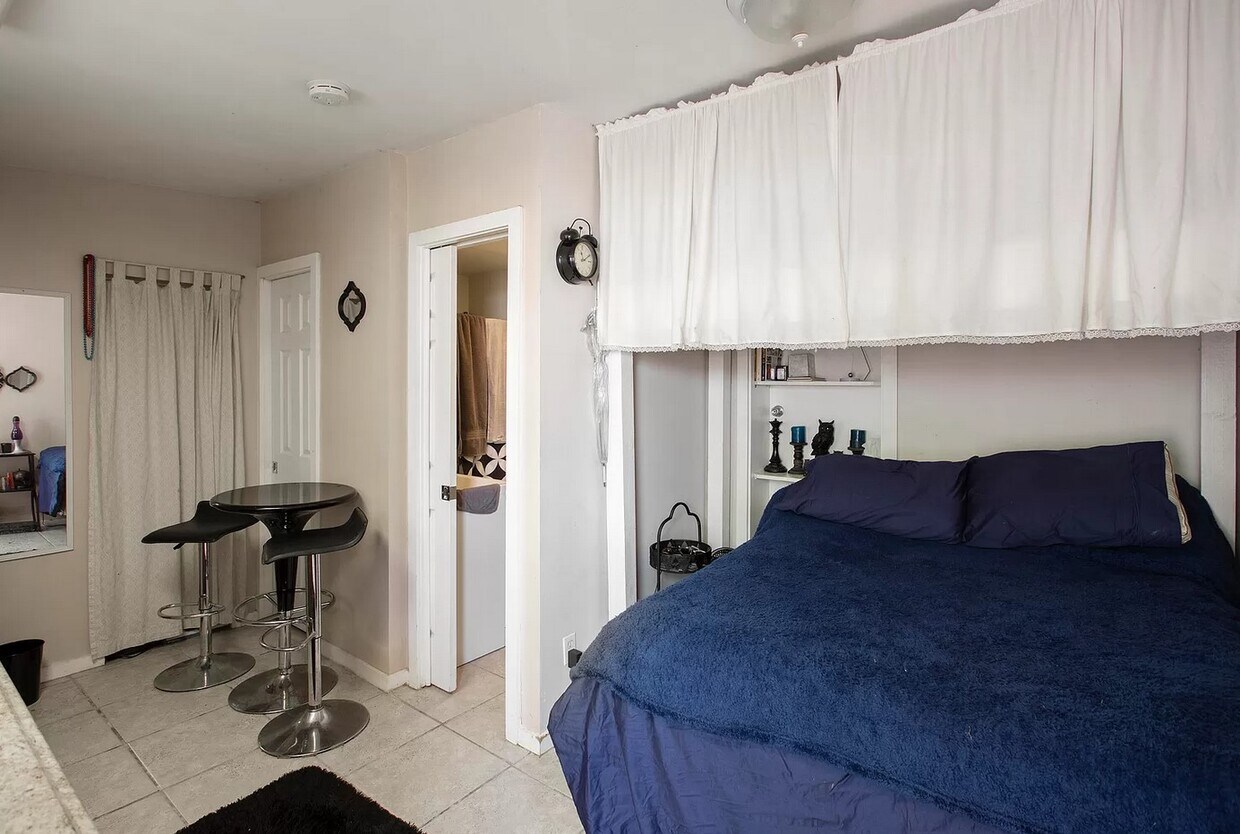 Foto principal - 1515 Josephine St