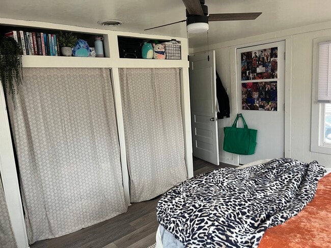 Foto del edificio - 208 W Elm Ave