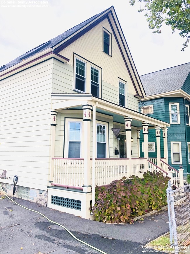 104 Elm St Unit 2, Watertown, MA 02472 Apartment for Rent in