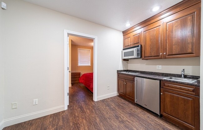 Foto del edificio - Student Rental 627 N Saint Peter St