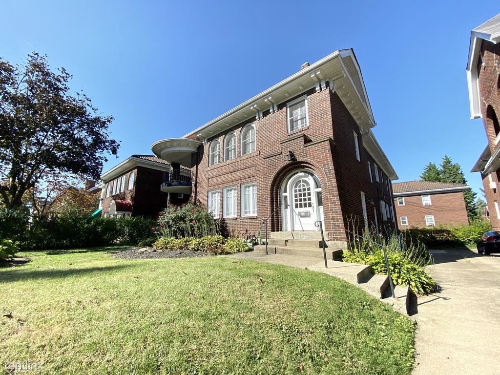 Primary Photo - 1107 N Highland Ave