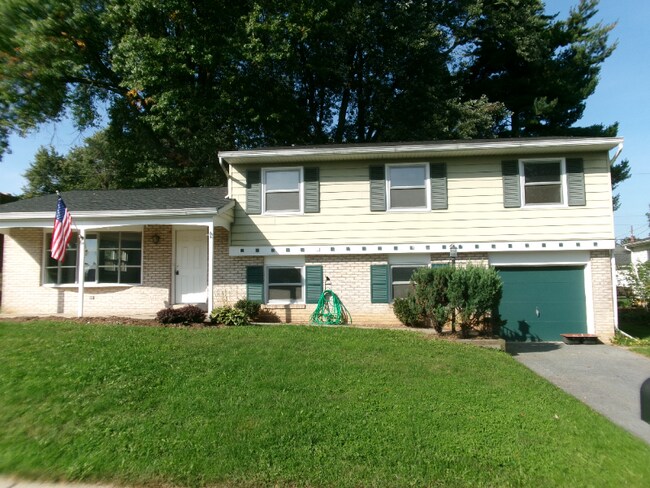 Building Photo - 1912 Crooked Oak Dr